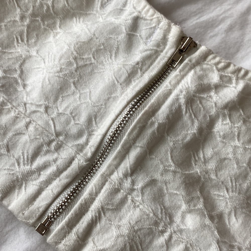 White Top - Picture 5 of 6
